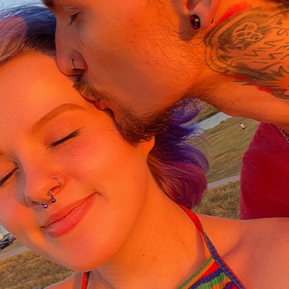 Meet your Posher, Bethany - Picture 2 of 7